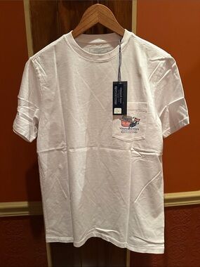 Vineyard Vines White Pocket T-Shirt Kentucky Derby  Winner Whale Tee, new , S